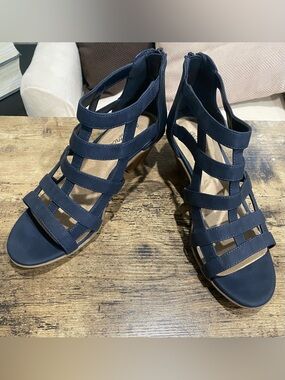 Women's Easy Street Navy Strappy Gladiator Sandals - Classic Summer Heels-8M
